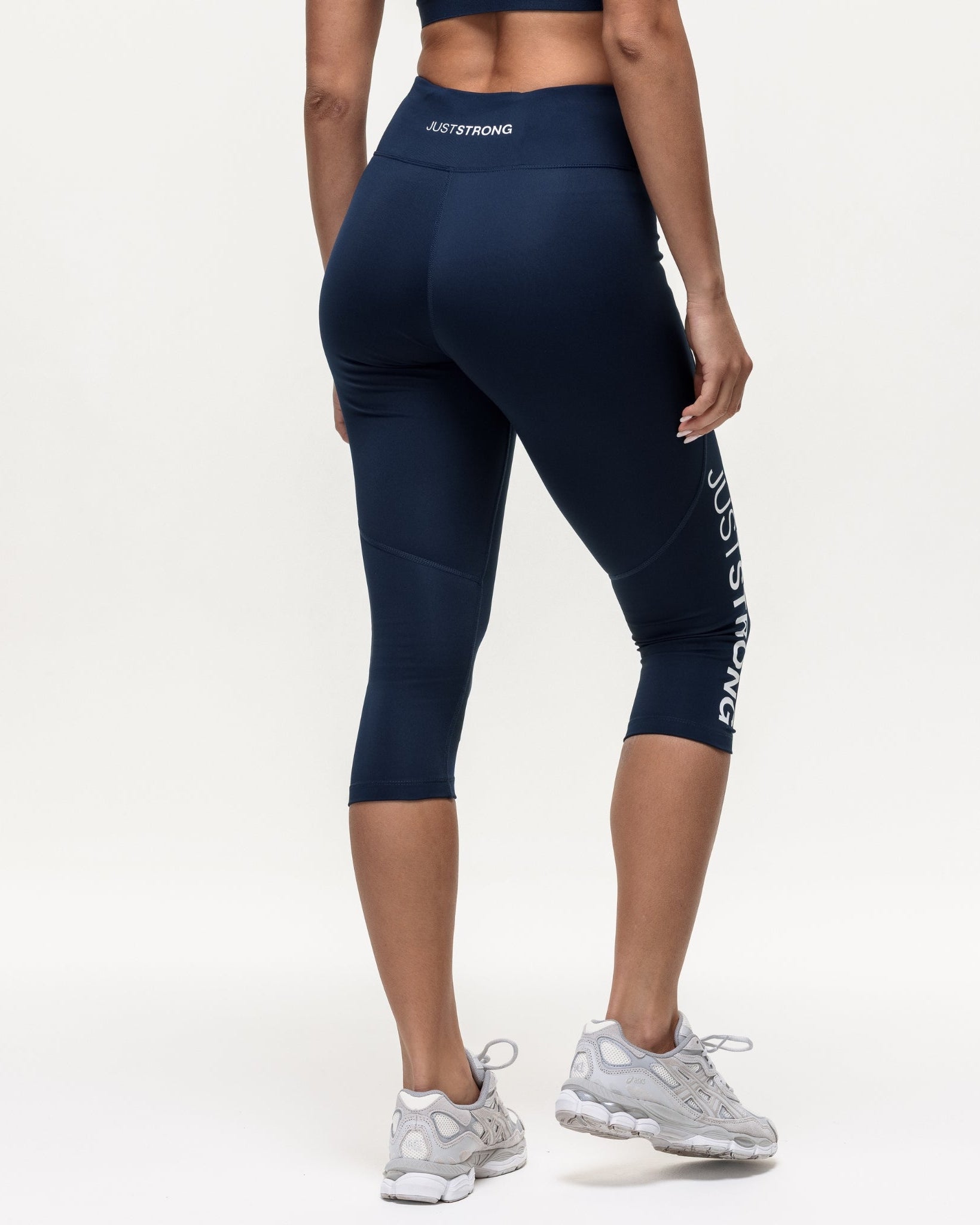 Motion Capri Leggings - Navy