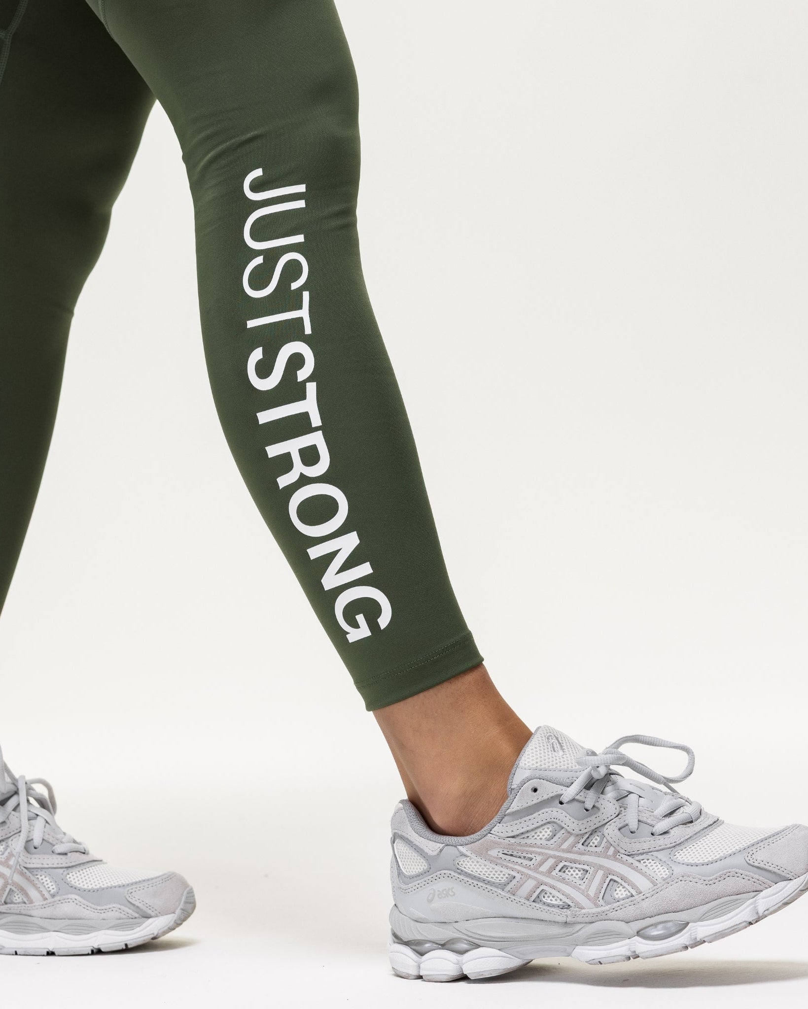 Motion Essential Leggings - Khaki