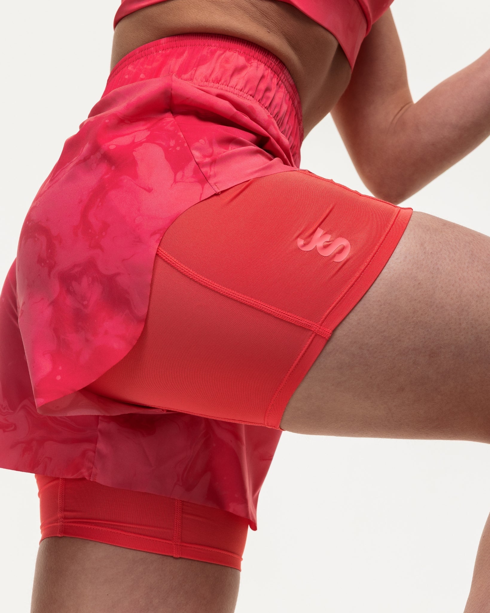 Run The Distance 2-in-1 Shorts - Coral Marble