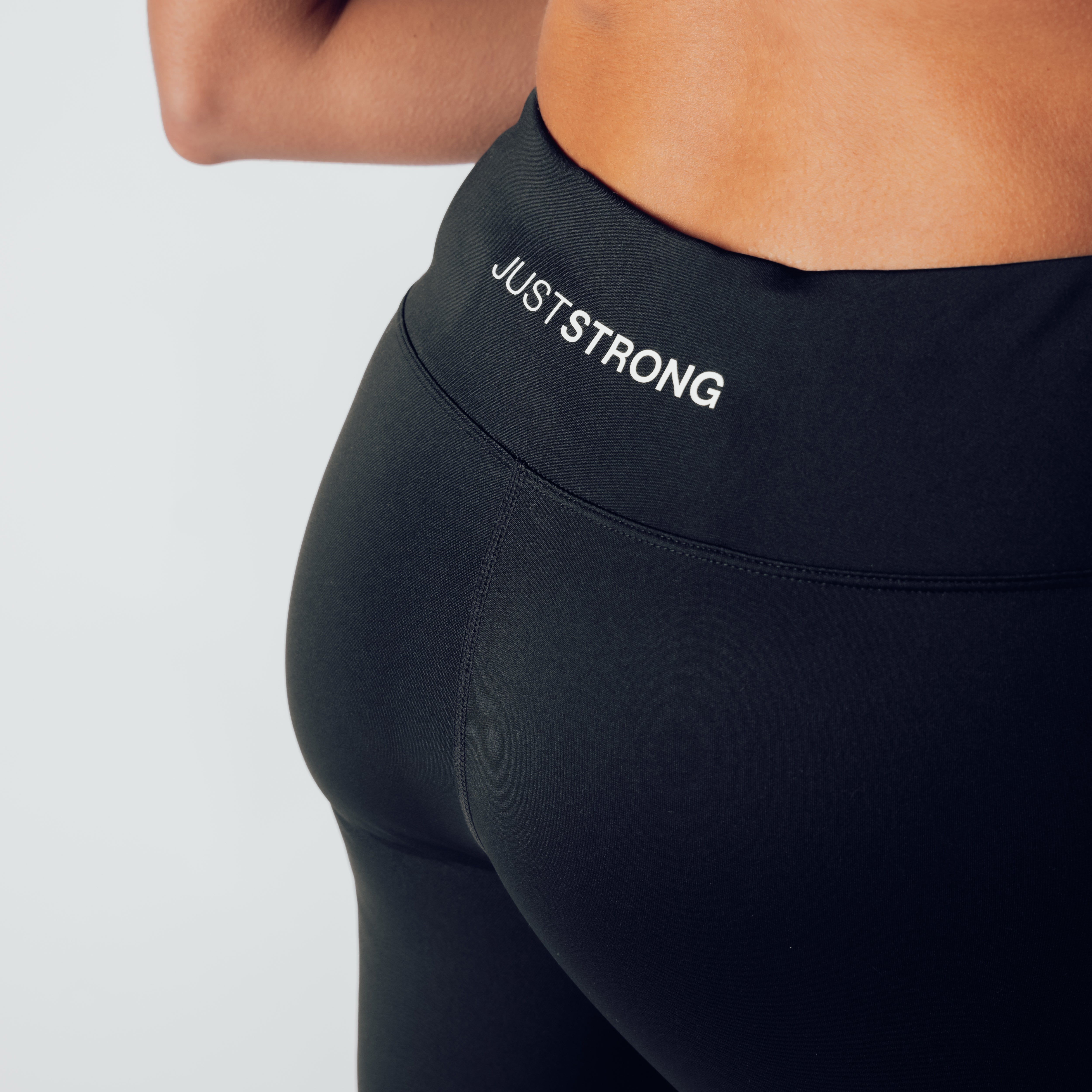 Motion Capri Leggings - Black Onyx